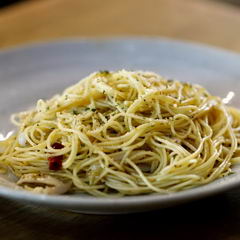 Spaghetti Aglio Olio z suszonymi pomidorami
